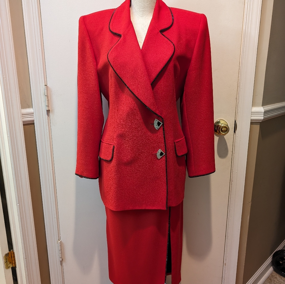 Vintage red suit by Solini. Sz 10. Rhinestone fan shape buttons. Long sexy slit